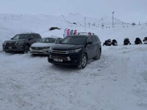 Частный трансфер из аэропорта Тбилиси в Гудаури, расположенный в Кавказских горах.